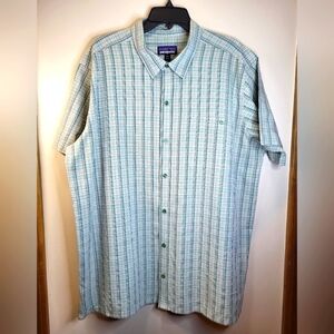 Patagonia XXL Mens green plaid s/s front pocket